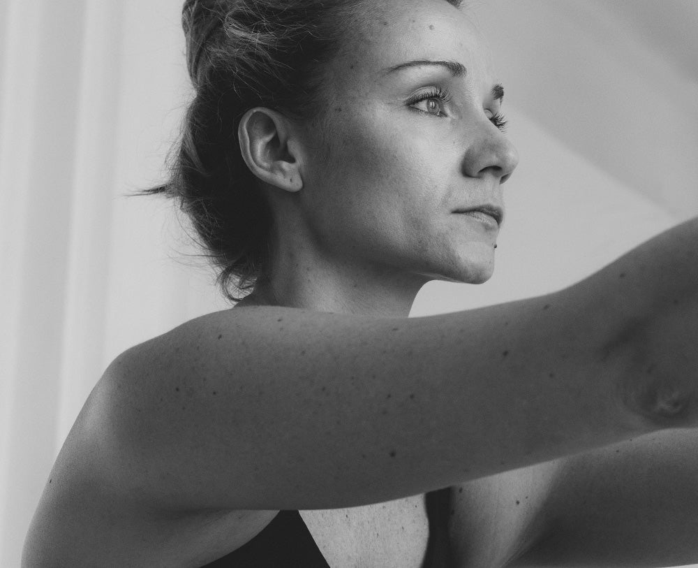 MANON DE DEENE - YOGA